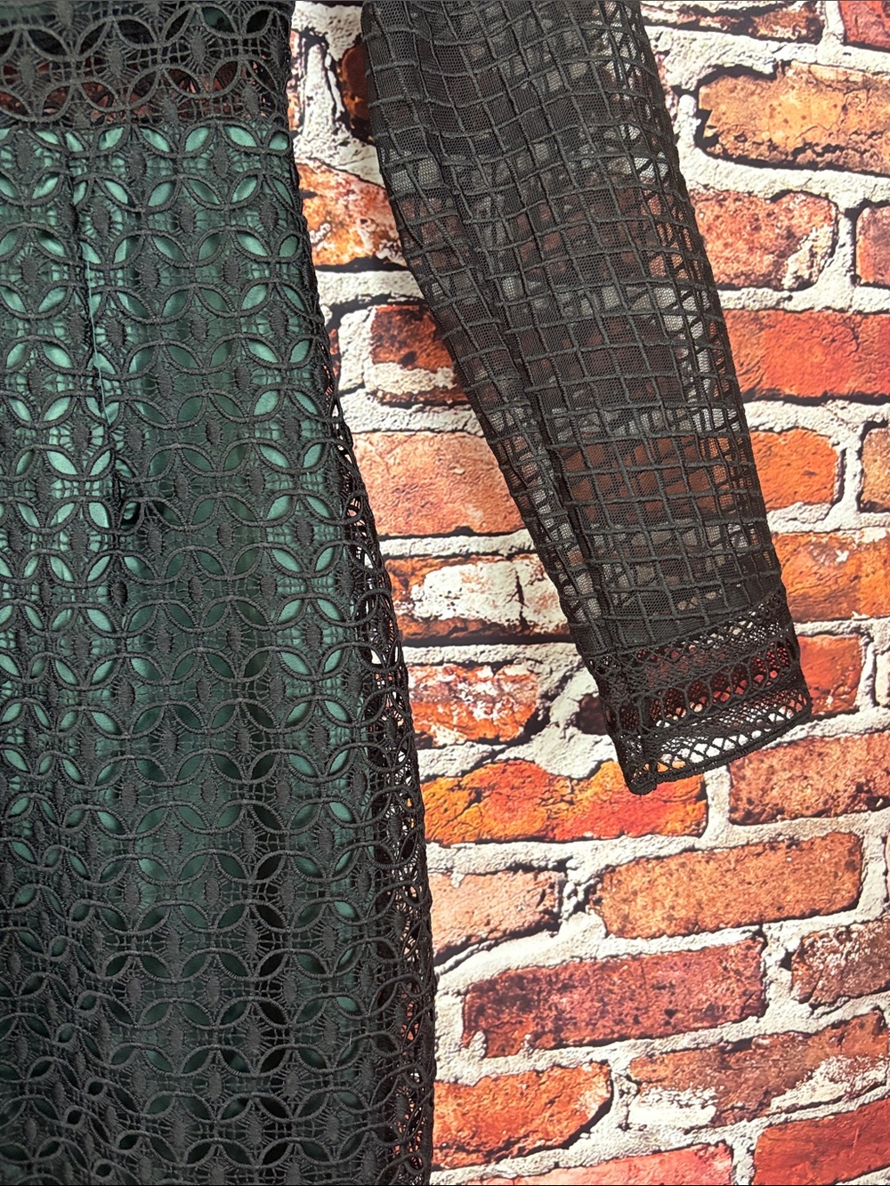 Bardot Black Guipure Knit Emerald Green Satin Long Sleeve Dress Small/6 SEXY